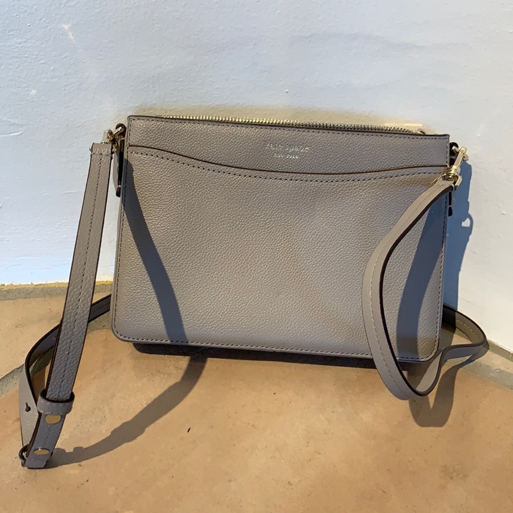 Kate Spade grey purse, Almost New!